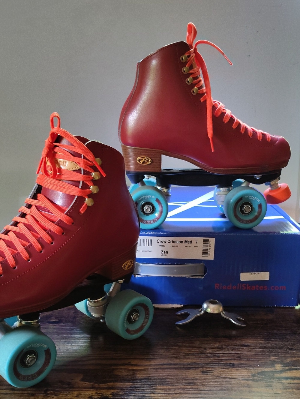 CLOSET CLOSE OUT SALE Women's Riedell Roller Skates